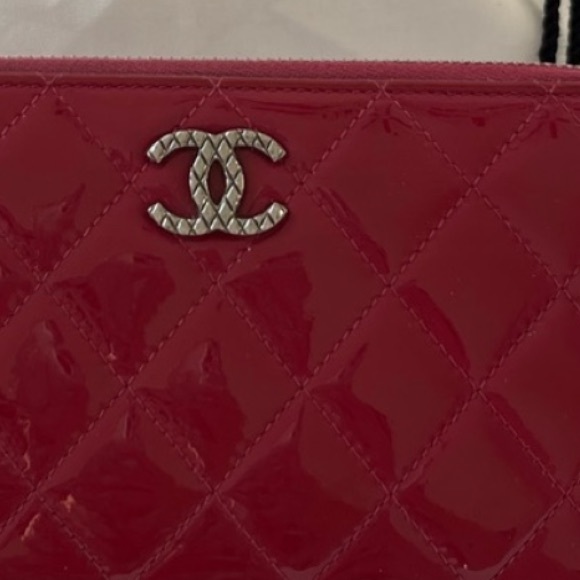 Authentic Chanel zippy wallet - Picture 2 of 13
